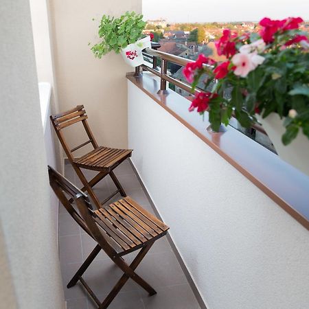 Apartment Koral Ruma Exterior foto